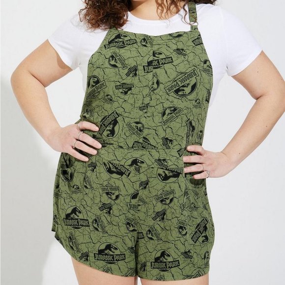 ❤️NWT TORRID SHORTALL JURASSIC PARK DINOSAUR WORLD ROMPER - POCKETS - PLUS SIZE - Picture 1 of 12
